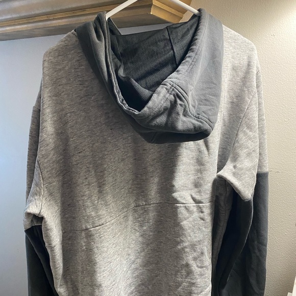 Wore once. Size men’s L - Picture 2 of 3